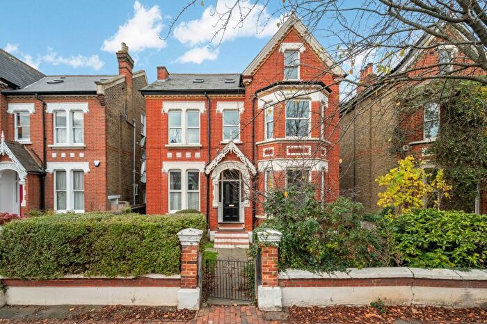 2 Bedroom Flat To Rent In Elm Road, Beckenham, BR3