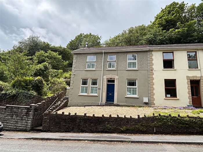 3 Bedroom Semi-Detached House For Sale In Furnace, Llanelli, SA15