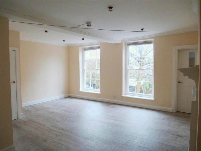 1 Bedroom Flat To Rent In High Street, Taunton, TA1