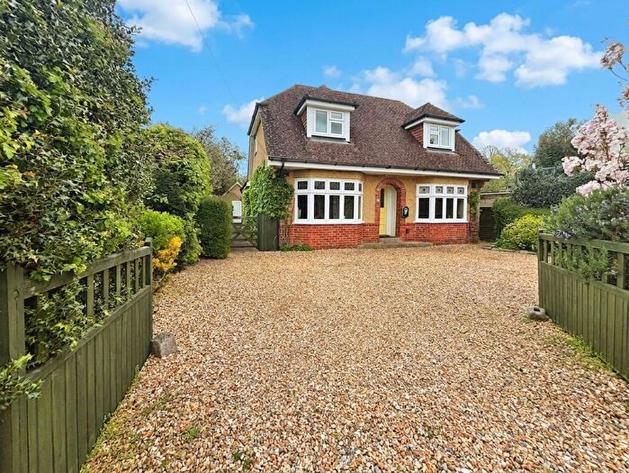 4 Bedroom Detached House For Sale In Waverley Road, Fordingbridge, SP6