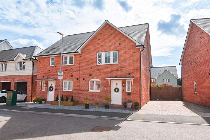 3 Bedroom Semi-Detached House For Sale In Carmelite Road, Aylesford, ME20