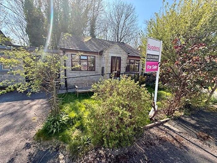 2 Bedroom Link Detached House For Sale In Sinden Mews, Thackley, BD10