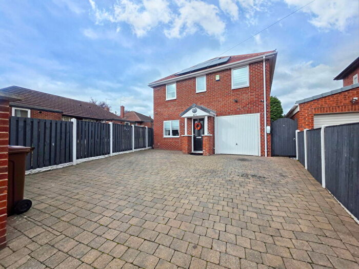 3 Bedroom Detached House For Sale In North Street, Darfield, Barnsley, S73