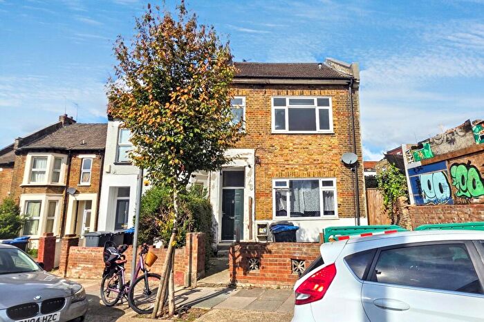 3 Bedroom Flat For Sale In B Nightingale Road, Harlesden, London, NW10