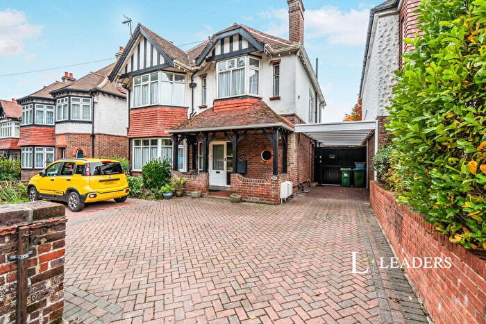 2 Bedroom Flat To Rent In Hill Lane, Southampton, Hampshire, SO15
