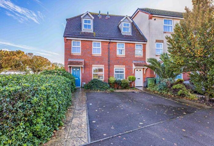 3 Bedroom Semi-Detached House To Rent In East Shore Way, Baffins, PO3