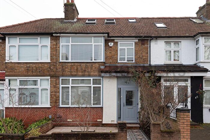 4 Bedroom House To Rent In Farnan Avenue, Walthamstow, E17