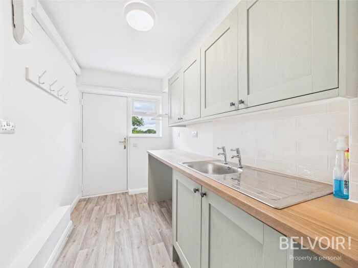 4 Bedroom Detached House For Sale In Great North Road, Newark, Sutton On Trent, NG23