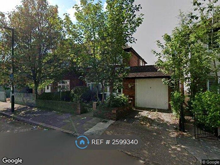 4 Bedroom Semi-Detached House To Rent In Chertsey Road, Twickenham, TW2