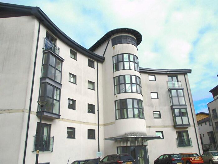 2 Bedroom Flat To Rent In Swindon, SN1