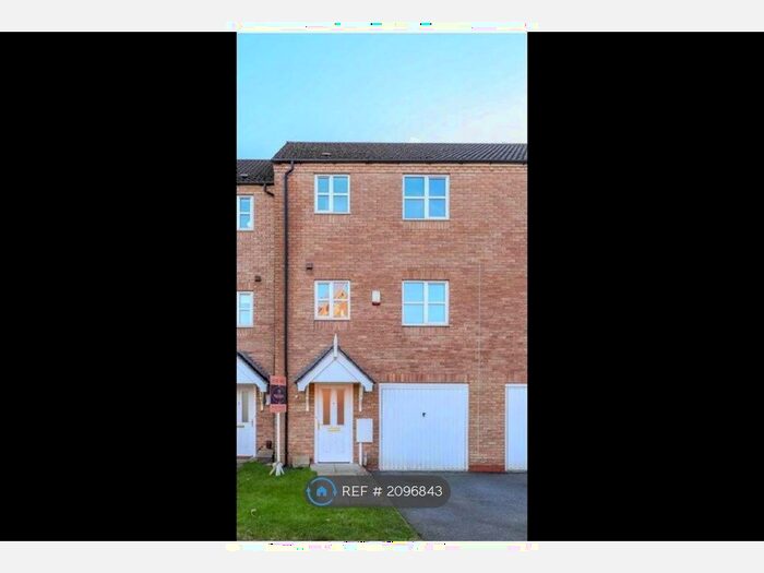 4 Bedroom Terraced House To Rent In Kirtley Close, Watnall, Nottingham, NG16