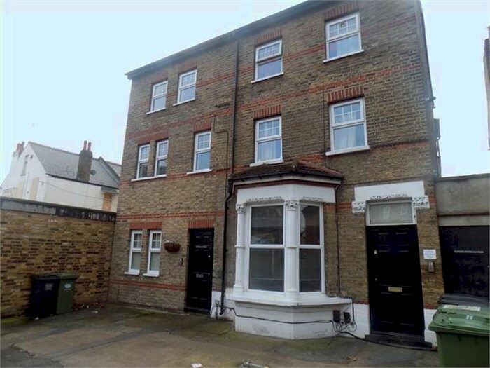 2 Bedroom Flat To Rent In Albacore Crescent, Lewisham, London SE13
