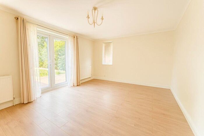 3 Bedroom House To Rent In Mount Pleasant Road, New Malden, KT3