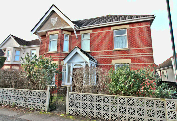 4 Bedroom Detached House To Rent In Boundary Road, Bournemouth, Dorset, BH10