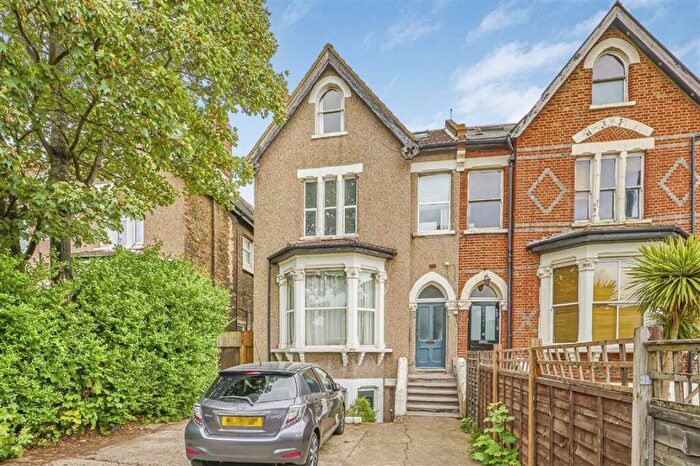 1 Bedroom Flat For Sale In Bedford Hill, Balham, SW12