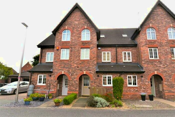 3 Bedroom Town House To Rent In Spey Close, Middlewich, CW10