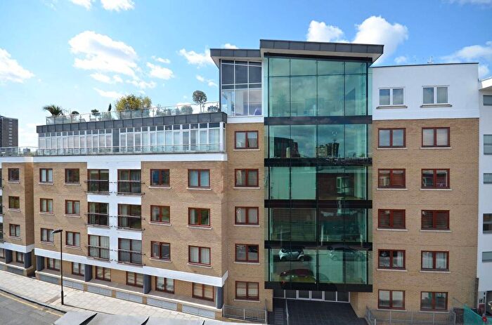 2 Bedroom Flat To Rent In Graham Street, Angel, London, N1