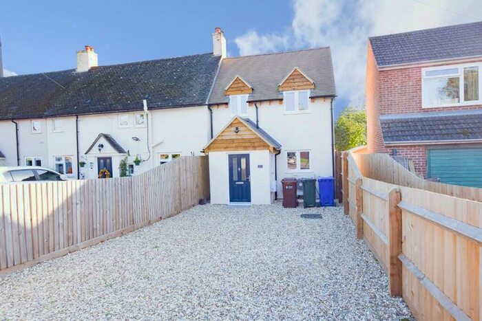 2 Bedroom End Of Terrace House To Rent In The Green, OX26