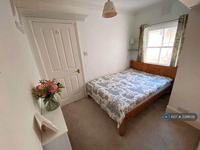 1 Bedroom Maisonette To Rent In Brunswick Place, Hove, BN3