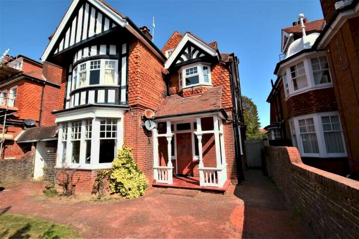 2 Bedroom Flat To Rent In Arlington Road, Eastbourne, BN21