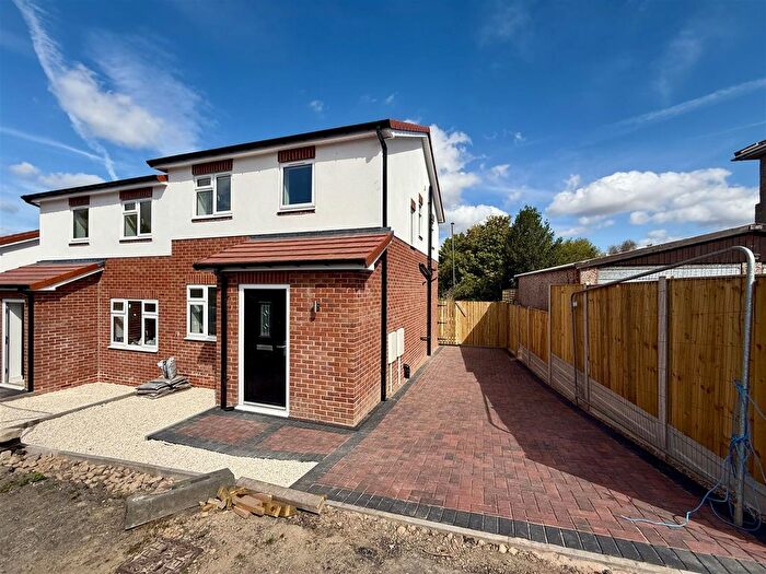3 Bedroom Semi-detached House For Sale In Bramley Road, Doe Lea, Chesterfield, S44
