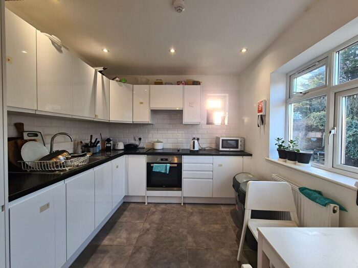 1 Bedroom Flat To Rent In Golders Green Road, Golders Green, London, NW11