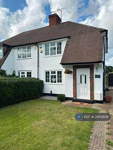 3 Bedroom Semi-Detached House To Rent In The Parkway, Iver Heath, SL0