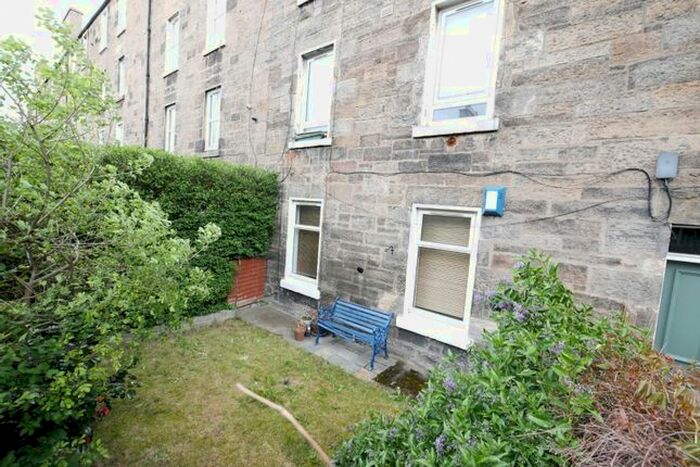 1 Bedroom Flat To Rent In Salmond Place, Abbeyhill, Edinburgh, EH7