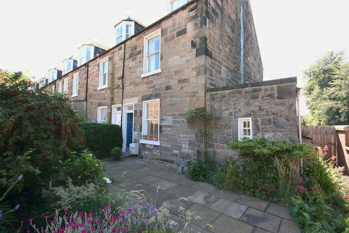 1 Bedroom Flat To Rent In Bell Place, Edinburgh, EH3