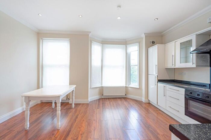 2 Bedroom Flat To Rent In Scrubs Lane London, NW10