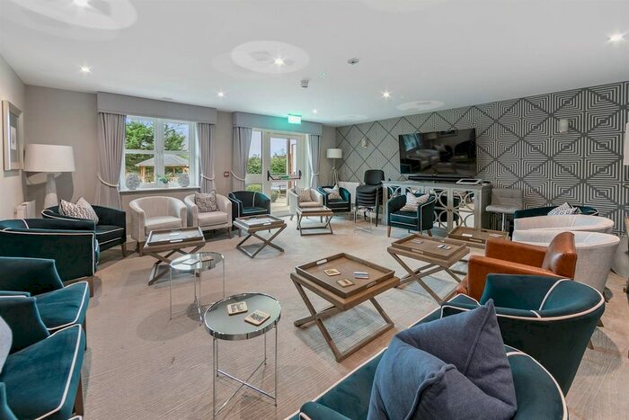 2 Bedroom Flat For Sale In Loddon House, London Road, Ruscombe, RG10