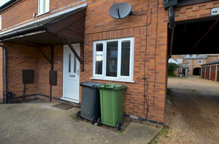 1 Bedroom Ground Flat To Rent In Back Lane, Eye, Peterborough, PE6