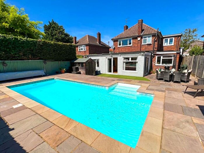 4 Bedroom Detached House For Sale In Cherry Orchard Gardens, West Molesey, KT8