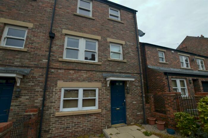 5 Bedroom House To Rent In The Sidings, Gilesgate, DH1
