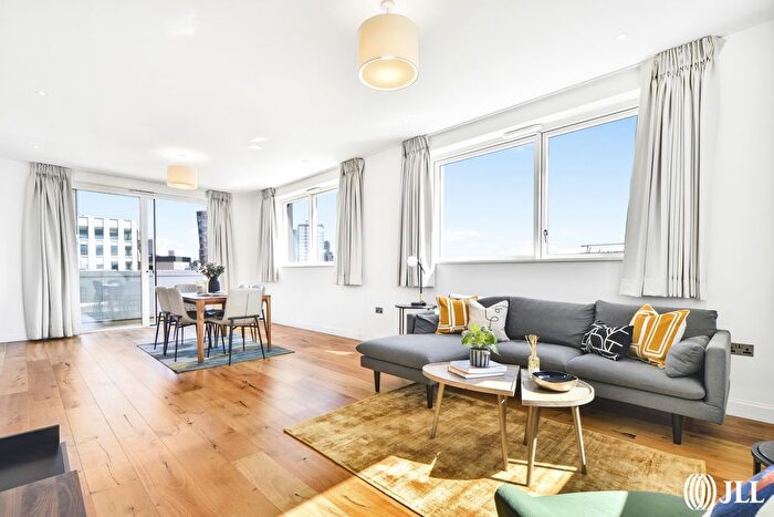 3 Bedroom Flat To Rent In Cloud Street, London, E15