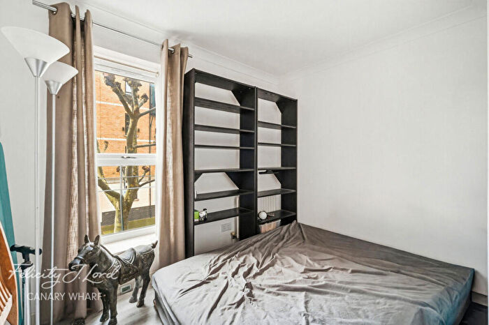 2 Bedroom Apartment For Sale In Westmoreland House, Gatcombe Road, London, E16