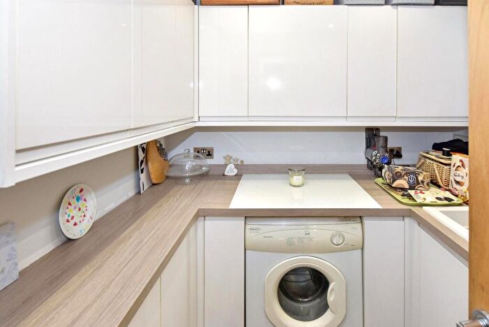 3 Bedroom Semi-Detached House For Sale In Garrard Avenue, Margate, CT9 - Photo 12