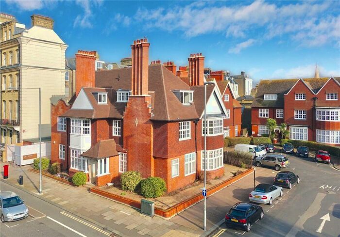 3 Bedroom Apartment To Rent In Grand Avenue, Hove, East Sussex, BN3