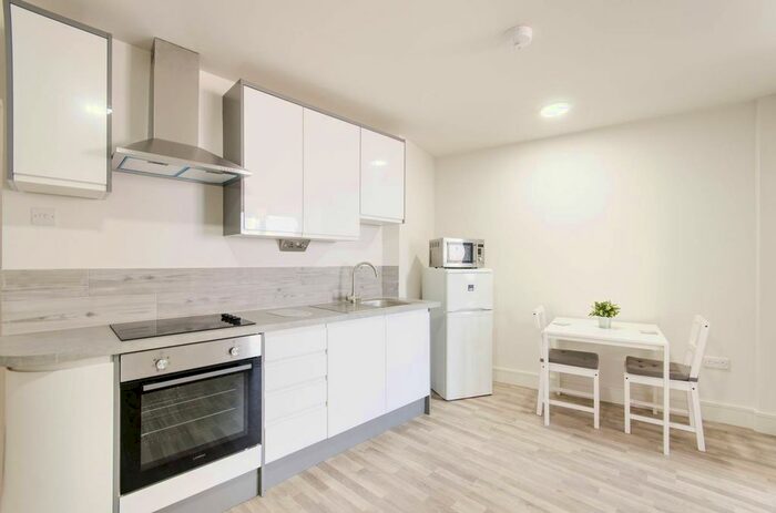 1 Bedroom Flat To Rent In Garratt Lane, Tooting Broadway, London, SW17