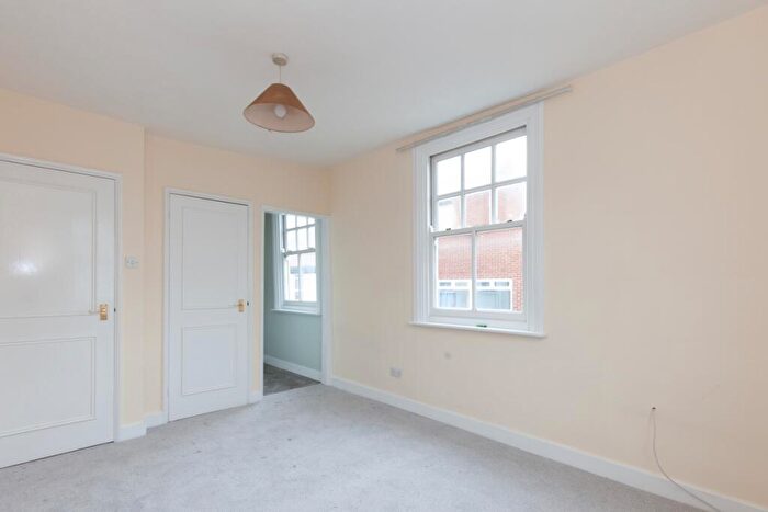 1 Bedroom Apartment To Rent In Market Square, Bicester, OX26