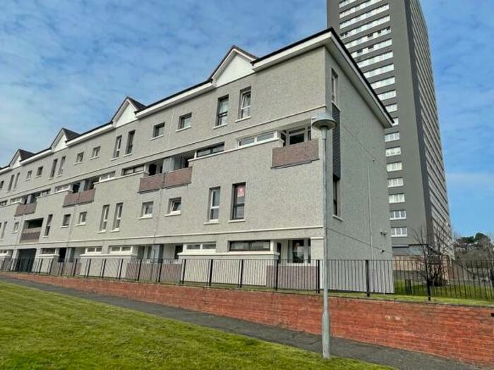 3 Bedroom Ground Maisonette To Rent In Kennishead Avenue, Thornliebank, Glasgow, G46