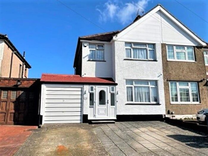 3 Bedroom Semi-Detached House To Rent In Chatsworth Gardens, Harrow, HA2