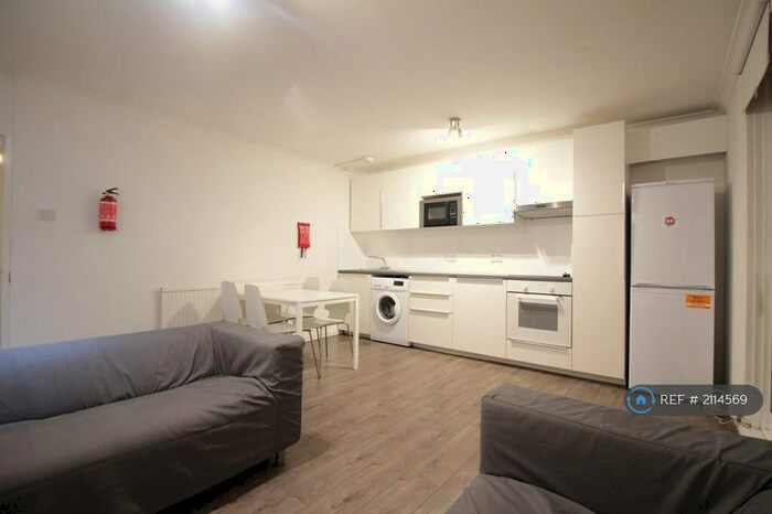 4 Bedroom Flat To Rent In Trimdon, London, NW1