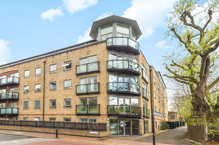 2 Bedroom Flat To Rent In Rotherhithe Street, London, SE16