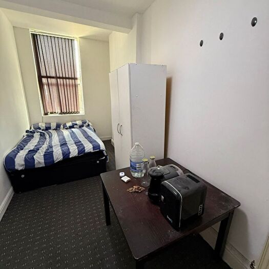 1 Bedroom Flat To Rent In Cheetham Hill Road, Manchester, M8