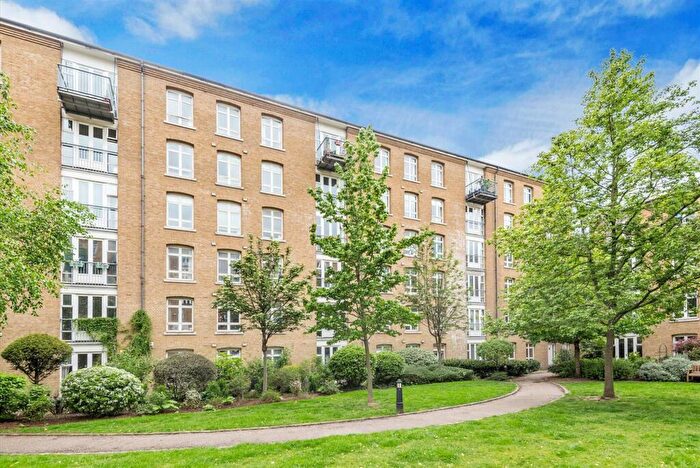 2 Bedroom Apartment To Rent In Fairfield Road, Bow Quarter, E3