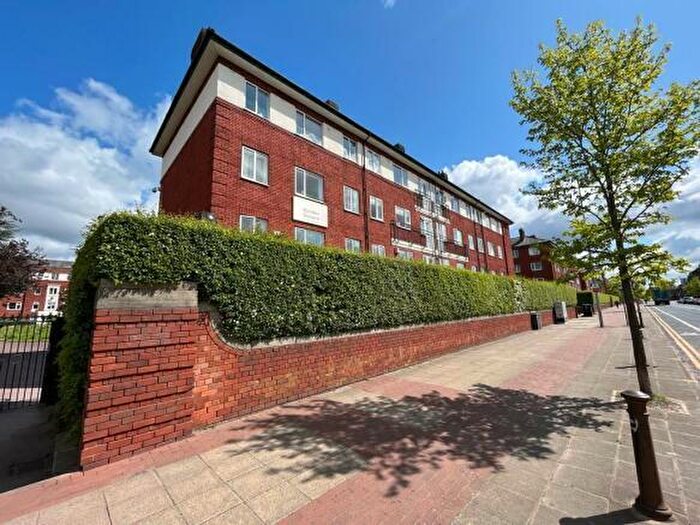 2 Bedroom Apartment To Rent In Eccles New Road, Manchester, M5