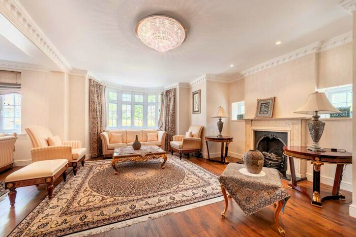 7 Bedroom House To Rent In Brondesbury Park, Brondesbury, London, NW6