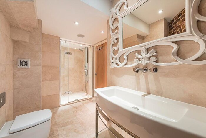 3 Bedroom Flat To Rent In Princess Park Manor, Royal Drive, N11