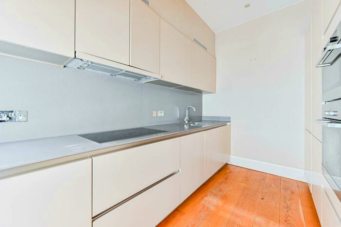 2 Bedroom Flat To Rent In Bentley Priory, Stanmore, HA7